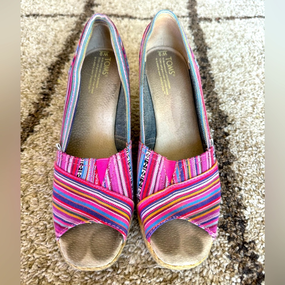 TOMS Classic Espadrille Multi-Color Wedge - Size 9